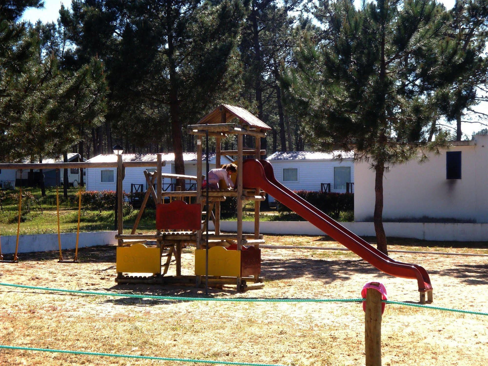 Parque De Campismo Orbitur Sitava Milfontes Hotel Malhadinhas Exterior foto