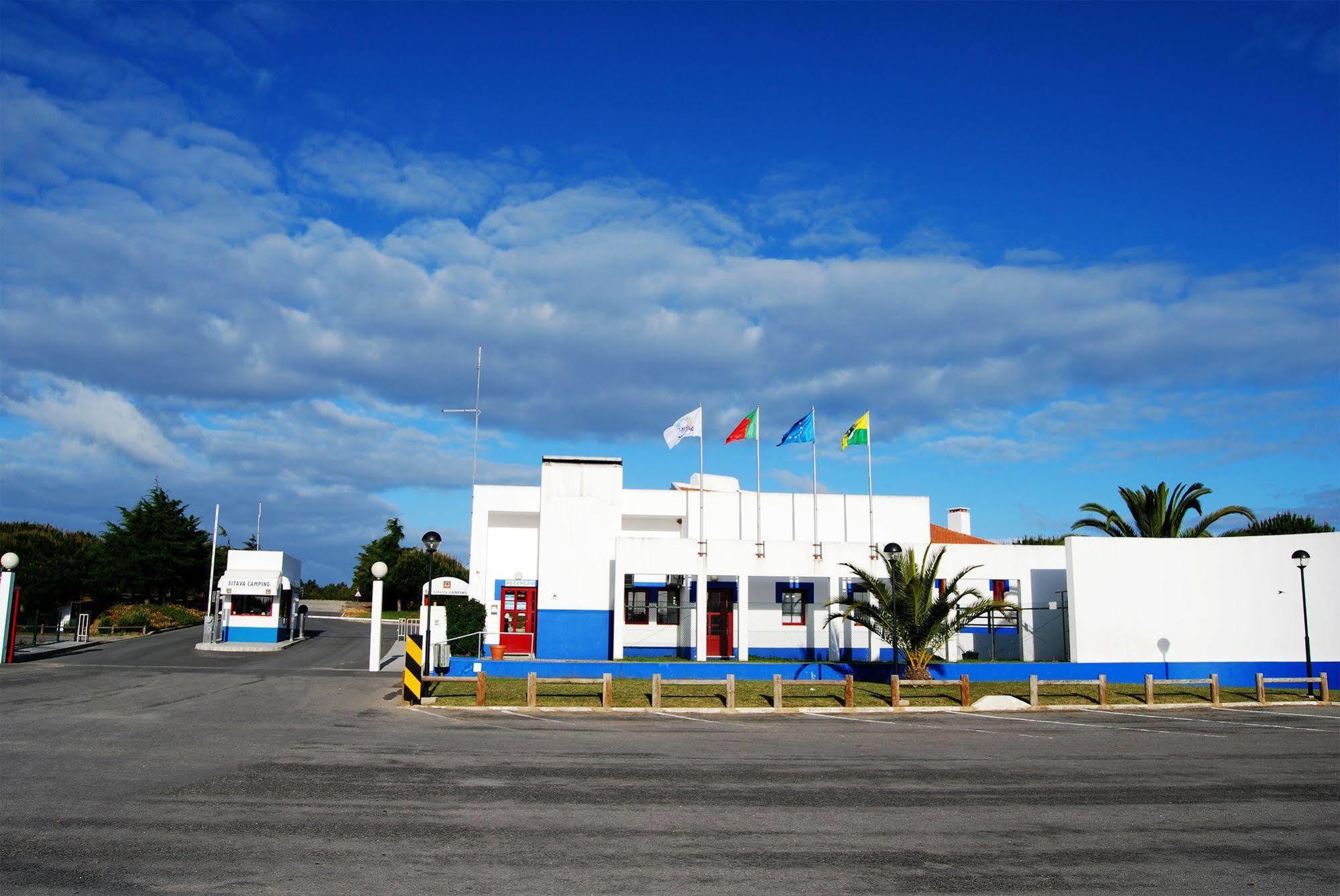 Parque De Campismo Orbitur Sitava Milfontes Hotel Malhadinhas Exterior foto